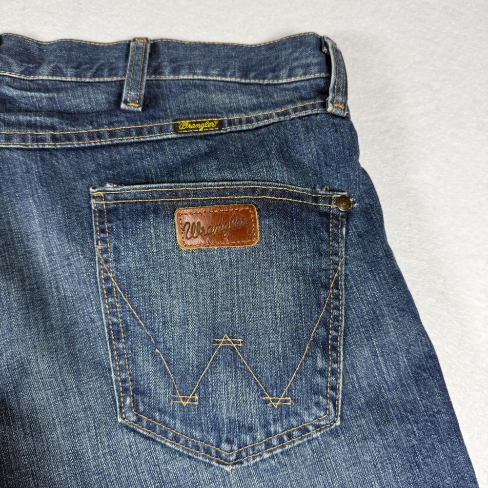 Wrangler Retro Boot Cut Jeans Mens 36x32 Medium Wash Blue Denim WRT20TB - Picture 12 of 12